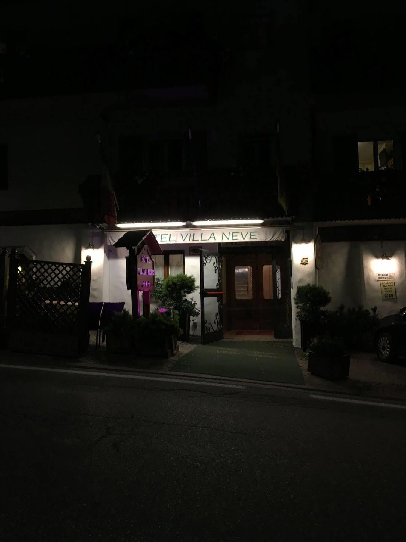 뮤블 빌라 네베 코르티나 담페조 외부 사진